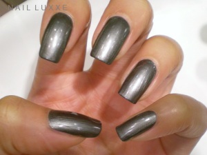 Metallic Nails Gloss